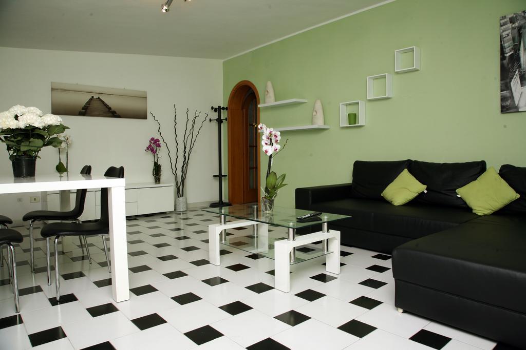 De Amicis Apartment Cagliari Rum bild